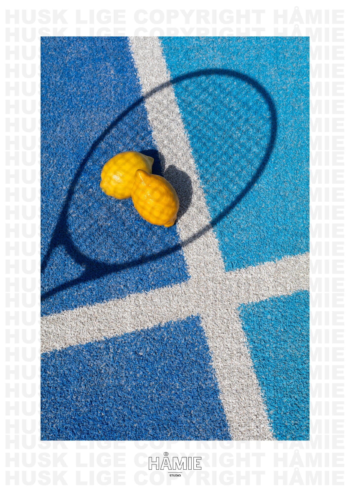 Lemon Tennis plakat – stilrent kunstværk med en tennisbold formet som en citron. Moderne og farverig vægdekoration, perfekt til sportselskere.